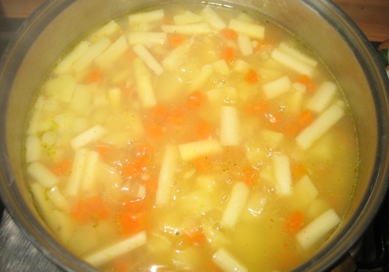 Zupa szparagowa z ziemniakami foto