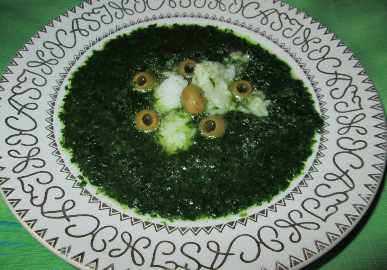 Zupa szpinakowo- oliwkowa foto
