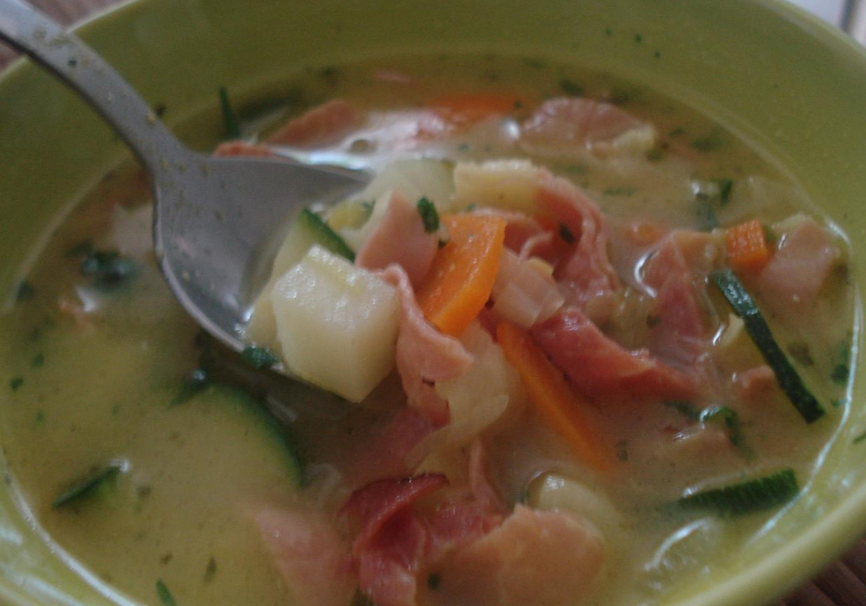 Zupa szwarcwaldzka foto
