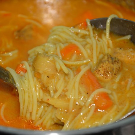Krok 4 - Zupa tajska curry z kurczakiem na ostro foto