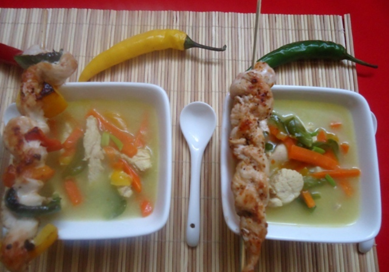 Zupa tajska z kurczakiem foto