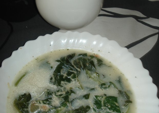Fotografia przedstawiająca Zupa w klimacie świeżego szpinaku