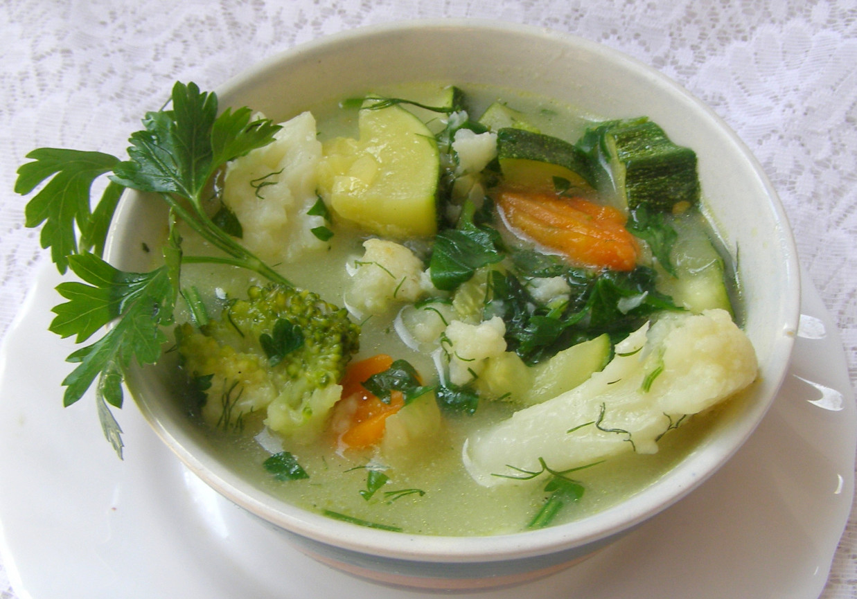 zupa warzywna na maśle z ryżem i cukinią... foto