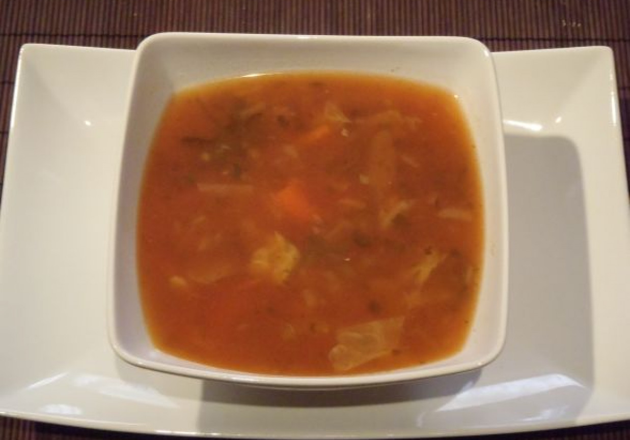 Zupa warzywna na pomidorowo foto
