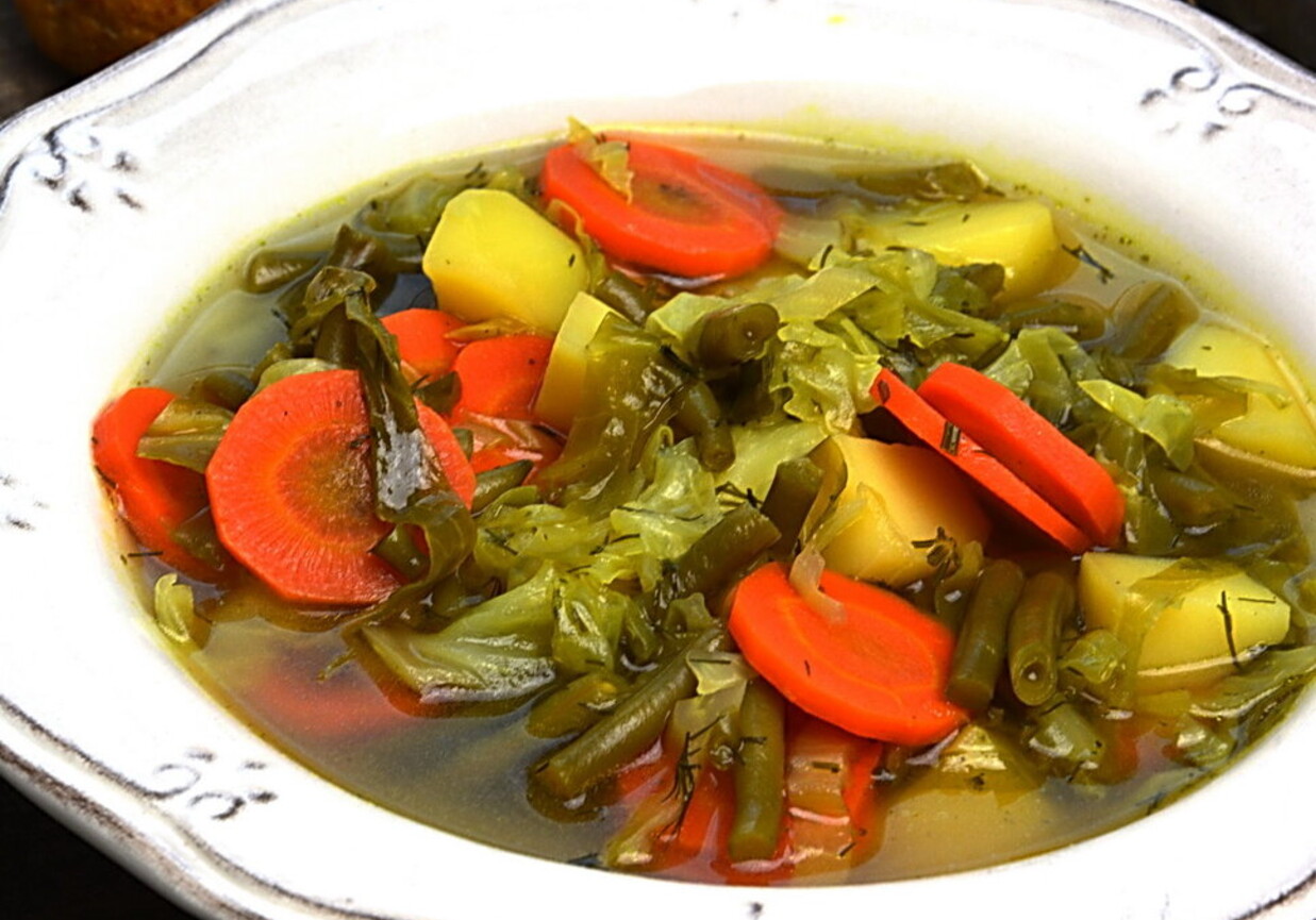 Zupa warzywna (wiosenna) foto