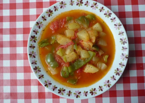 Fotografia przedstawiająca Zupa warzywna z cukinią