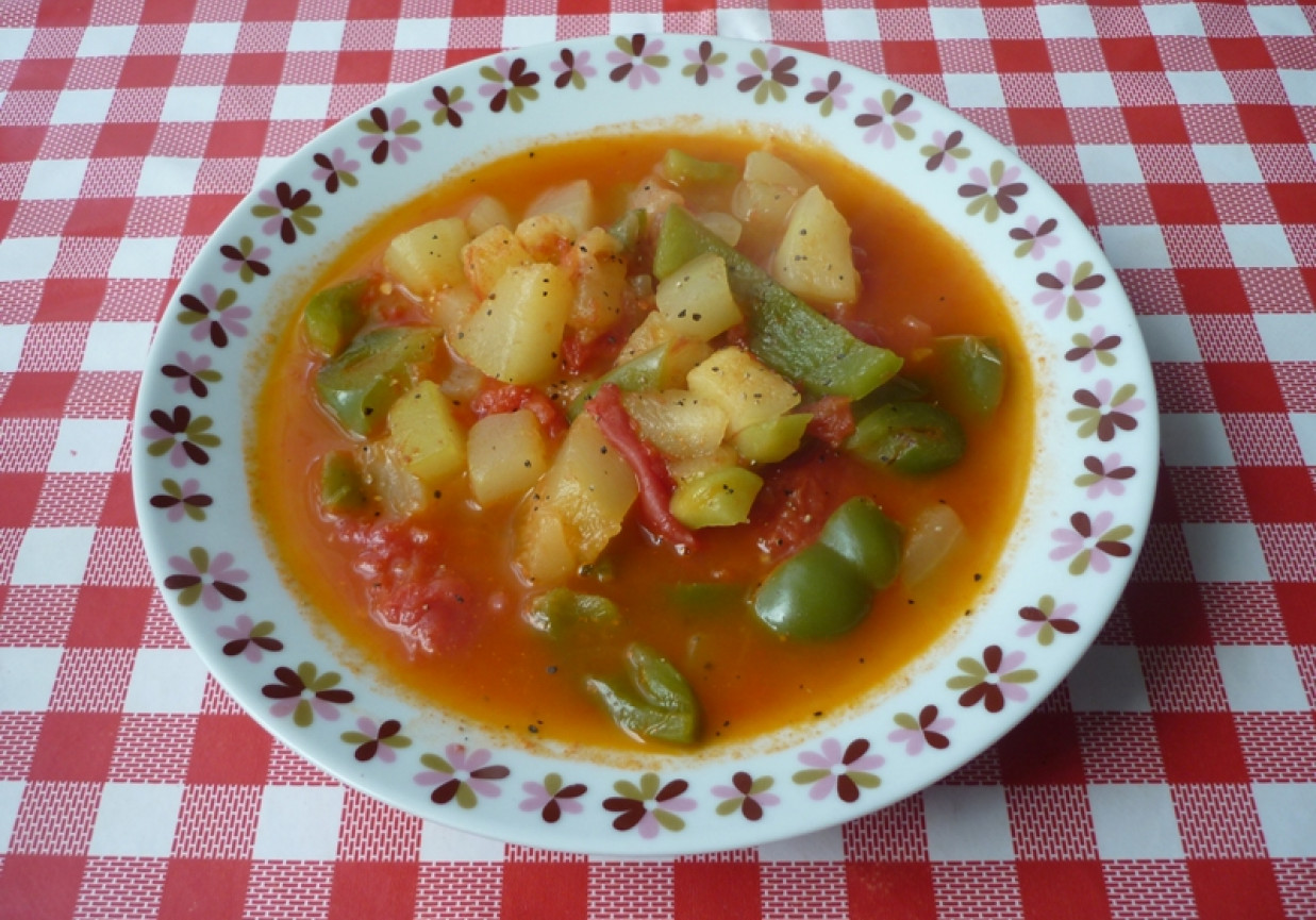 Zupa warzywna z cukinią foto