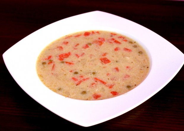 Fotografia przedstawiająca Zupa warzywna z dodatkiem kefiru