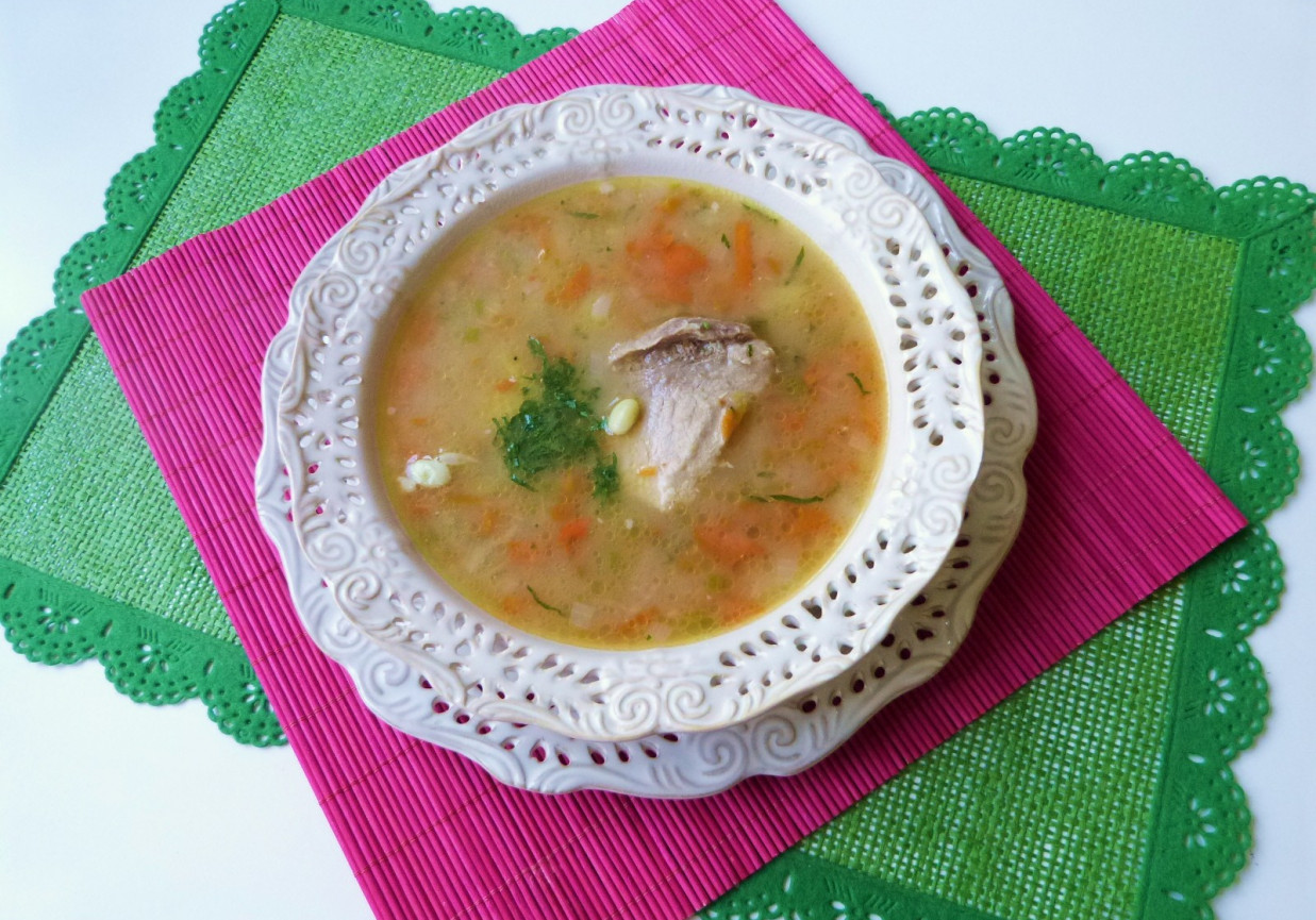 Zupa warzywna z fasolą foto