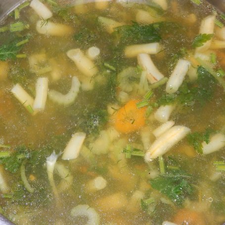 Krok 6 - Zupa warzywna z fasolką szparagową i mieloną wieprzowiną foto
