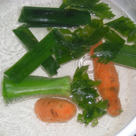 Krok 1 - zupa warzywna z grzankami kminkowymi foto