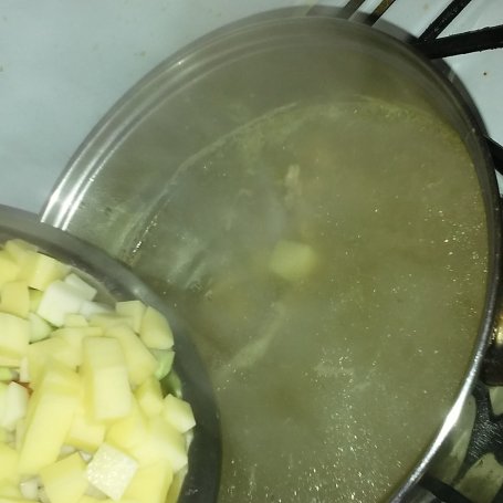 Krok 5 - Zupa warzywna z klopsikami foto