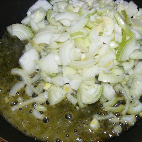 Krok 2 - Zupa warzywna z kluseczkami i serkiem topionym foto