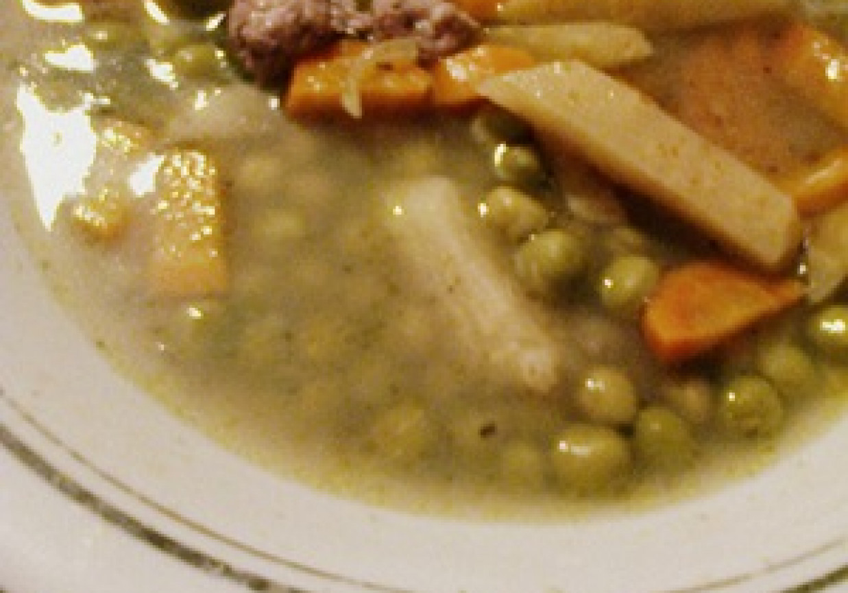 zupa warzywna z kulkami z mięsa mielonego foto