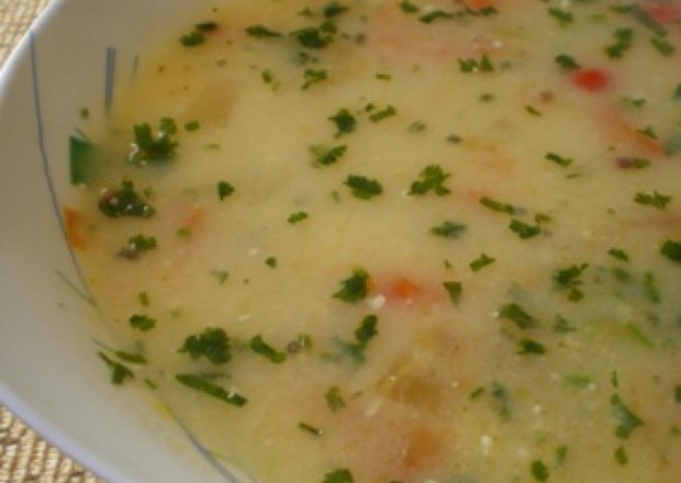 Fotografia przedstawiająca Zupa warzywna z ryżem