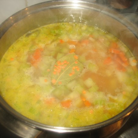 Krok 3 - Zupa warzywna z soczewicą foto