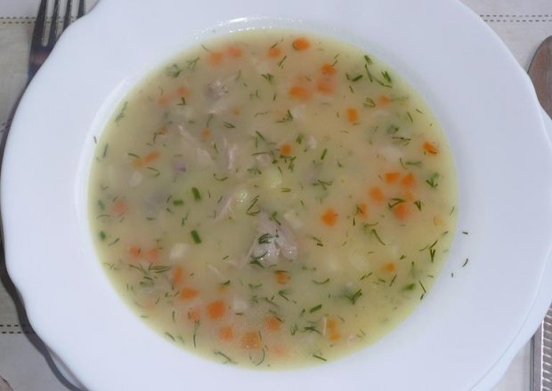 Fotografia przedstawiająca Zupa warzywna z wkładką