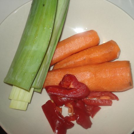 Krok 3 - Zupa warzywna ze świeżym szpinakiem i koperkiem  foto