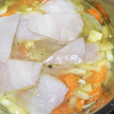 Krok 2 - Zupa warzywno rybna foto