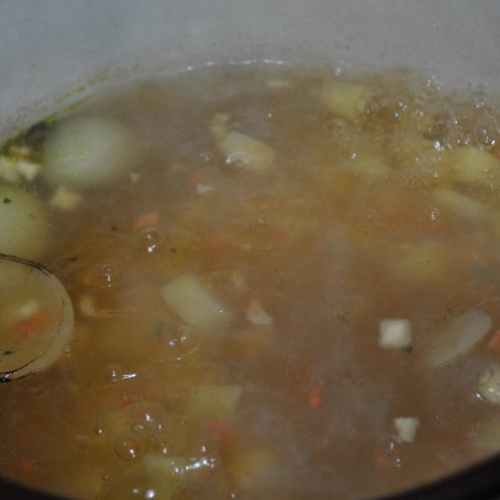 Krok 1 - Zupa wiosenna z kluseczkami w dwóch smakach foto