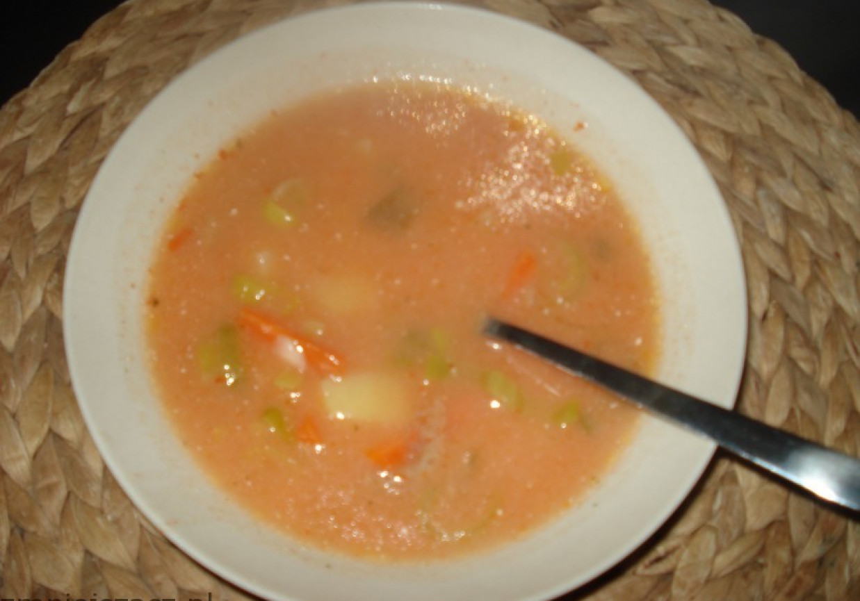 Zupa z białą fasolą foto