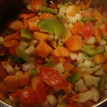 Krok 3 - Zupa z boczniaków i mrożonych warzyw foto