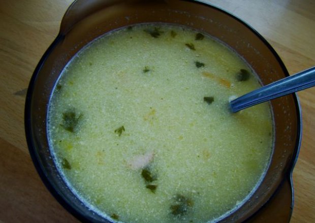 Fotografia przedstawiająca Zupa z brokułami i kalarepa