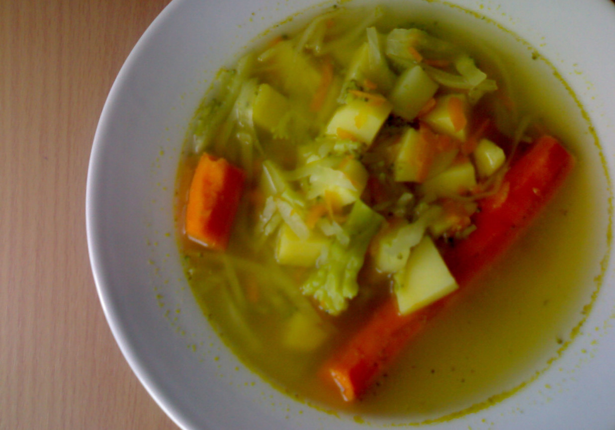 Zupa z brokułami i kapustą foto