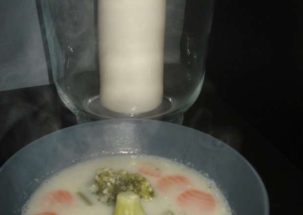 Fotografia przedstawiająca Zupa z brokułem i fasolką