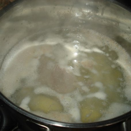 Krok 1 - Zupa z brokułem i fasolką foto