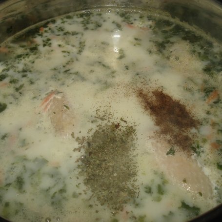 Krok 6 - Zupa z brokułem i szpinakiem ( z mrożonych warzyw ) :) foto