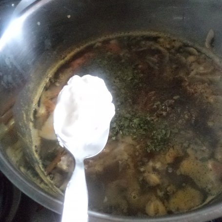 Krok 6 - Zupa z brokułem ,pieczarkami i kaszą jaglaną:) foto
