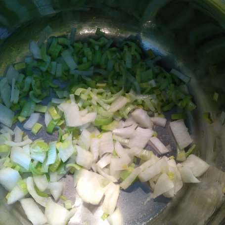 Krok 1 - Zupa z brukselką foto