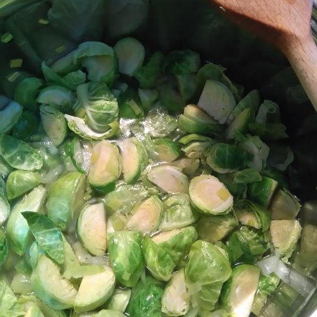 Krok 2 - Zupa z brukselką foto