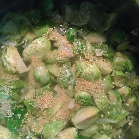 Krok 3 - Zupa z brukselką foto