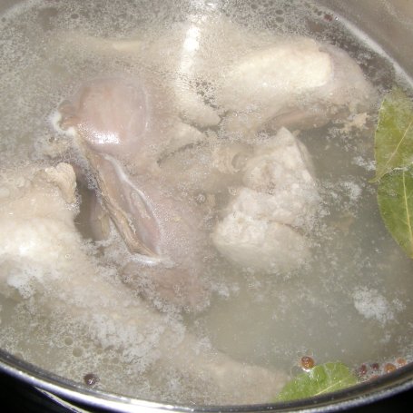 Krok 1 - zupa z brukwi na gęsinie... foto