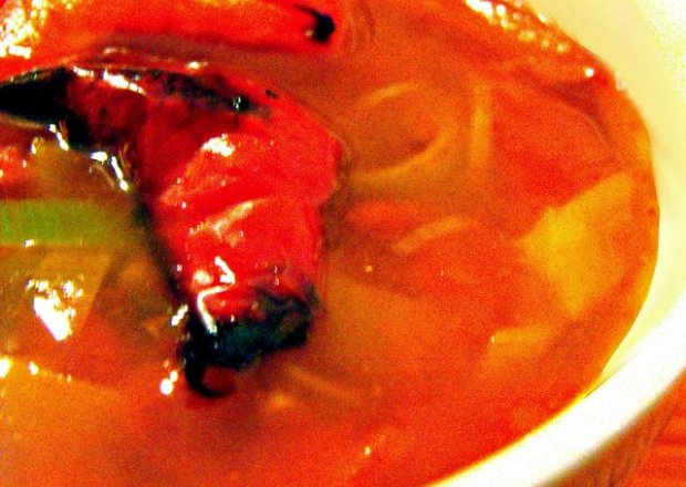 Fotografia przedstawiająca Zupa z chorizo i pieczonej papryki