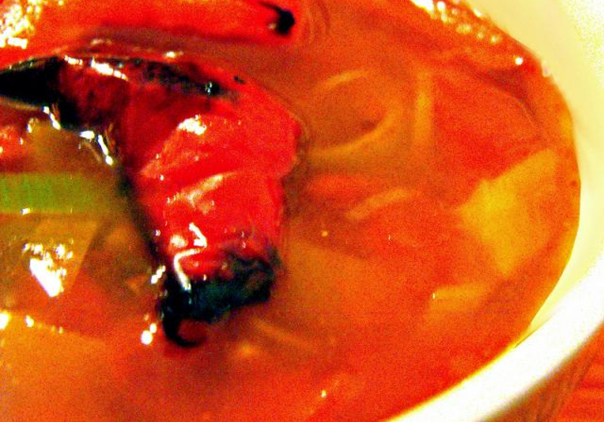 Zupa z chorizo i pieczonej papryki foto