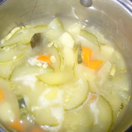 Krok 5 - Zupa z chrzanem i mozarellą  foto