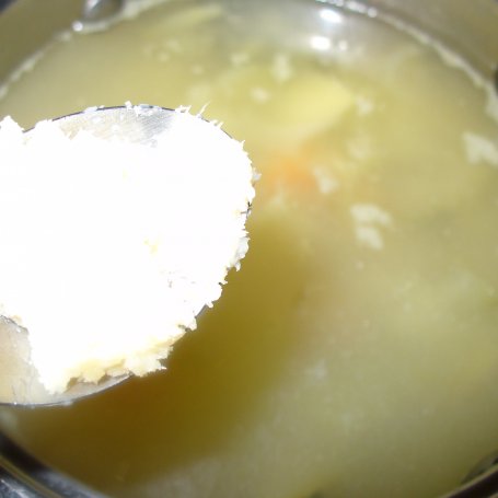 Krok 6 - Zupa z chrzanem i mozarellą  foto