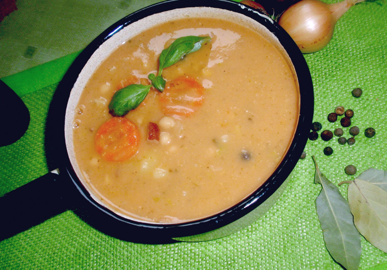 Zupa z ciecierzycą  według Gosi foto