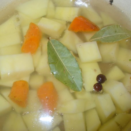 Krok 2 - Zupa z ciecierzycy z ziemniakami foto