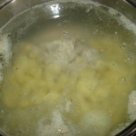 Krok 3 - Zupa z cukini i pora z ostrą nutką papryki foto
