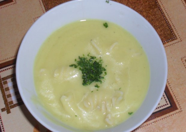 Fotografia przedstawiająca zupa z cukini