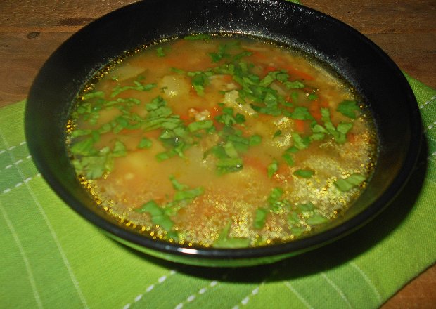 Fotografia przedstawiająca Zupa z cukinią i kaszą jaglaną
