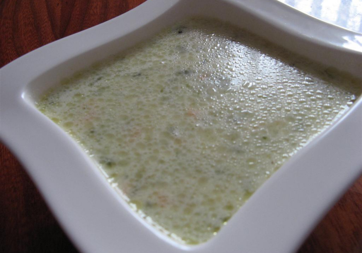 Zupa z cukinii z dodatkiem serka topionego foto