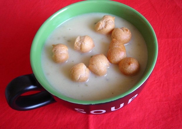 Fotografia przedstawiająca Zupa z cukinii