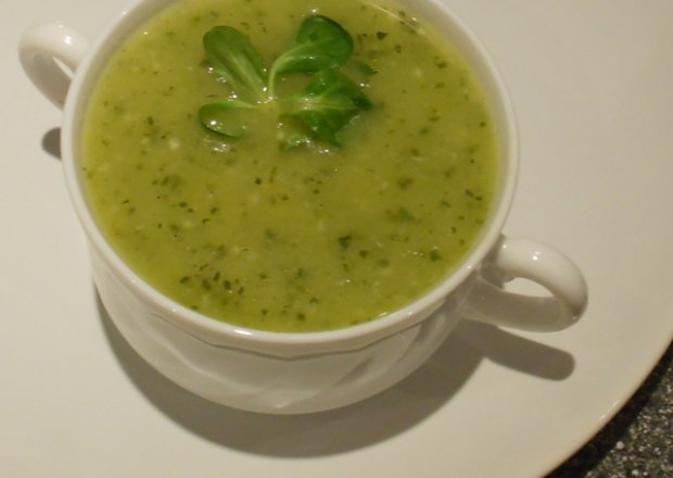 Fotografia przedstawiająca Zupa z cukinii