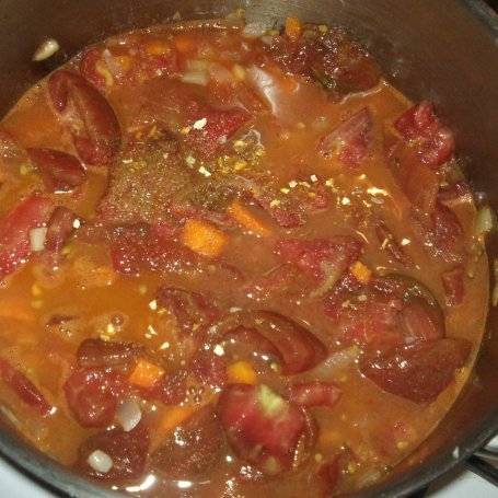 Krok 6 - Zupa z czarnych pomidorów foto