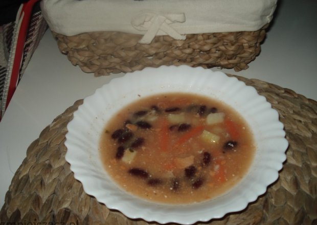 Fotografia przedstawiająca Zupa  z czerwoną fasolą